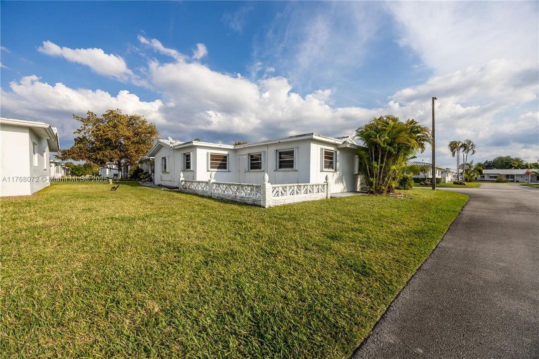 Recently Sold: $349,999 (2 beds, 2 baths, 1682 Square Feet)