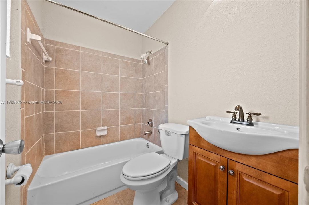 Recently Sold: $349,999 (2 beds, 2 baths, 1682 Square Feet)