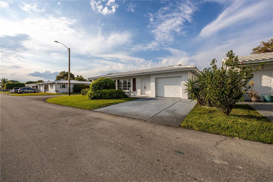 Recently Sold: $349,999 (2 beds, 2 baths, 1682 Square Feet)