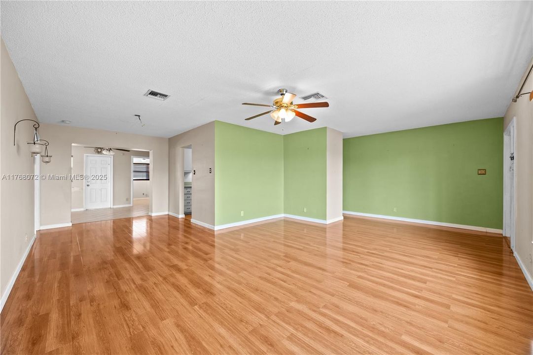 Recently Sold: $349,999 (2 beds, 2 baths, 1682 Square Feet)