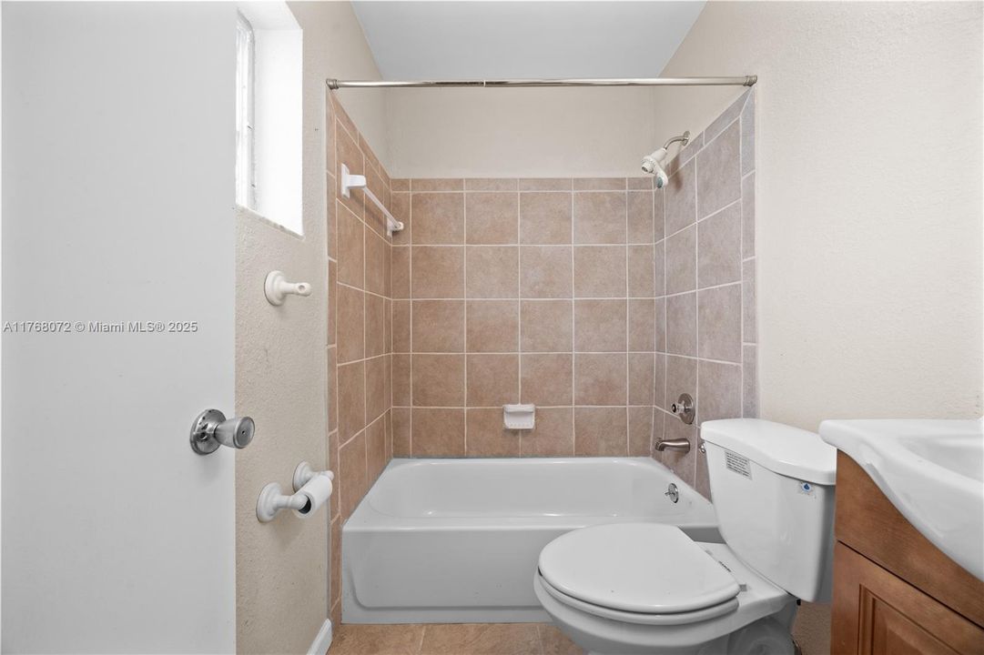 Recently Sold: $349,999 (2 beds, 2 baths, 1682 Square Feet)