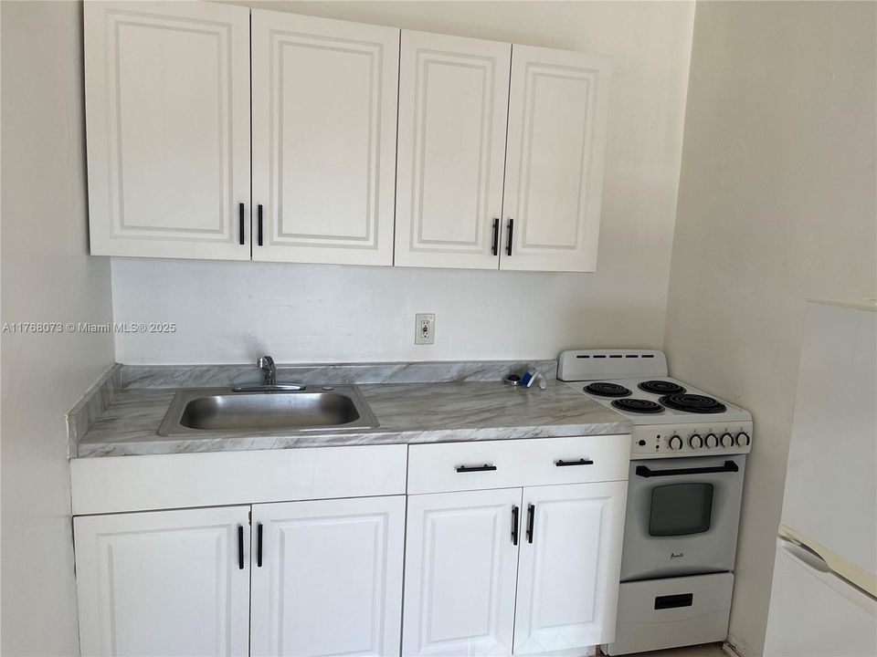 Recently Rented: $1,200 (1 beds, 1 baths, 2495 Square Feet)