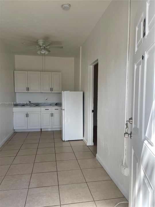 Recently Rented: $1,200 (1 beds, 1 baths, 2495 Square Feet)