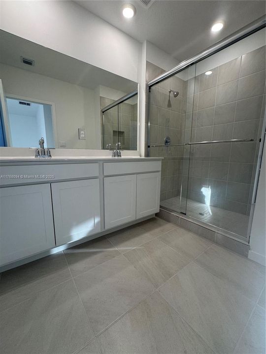 Recently Rented: $3,375 (4 beds, 3 baths, 0 Square Feet)