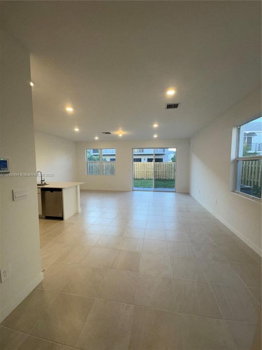 Recently Rented: $3,375 (4 beds, 3 baths, 0 Square Feet)