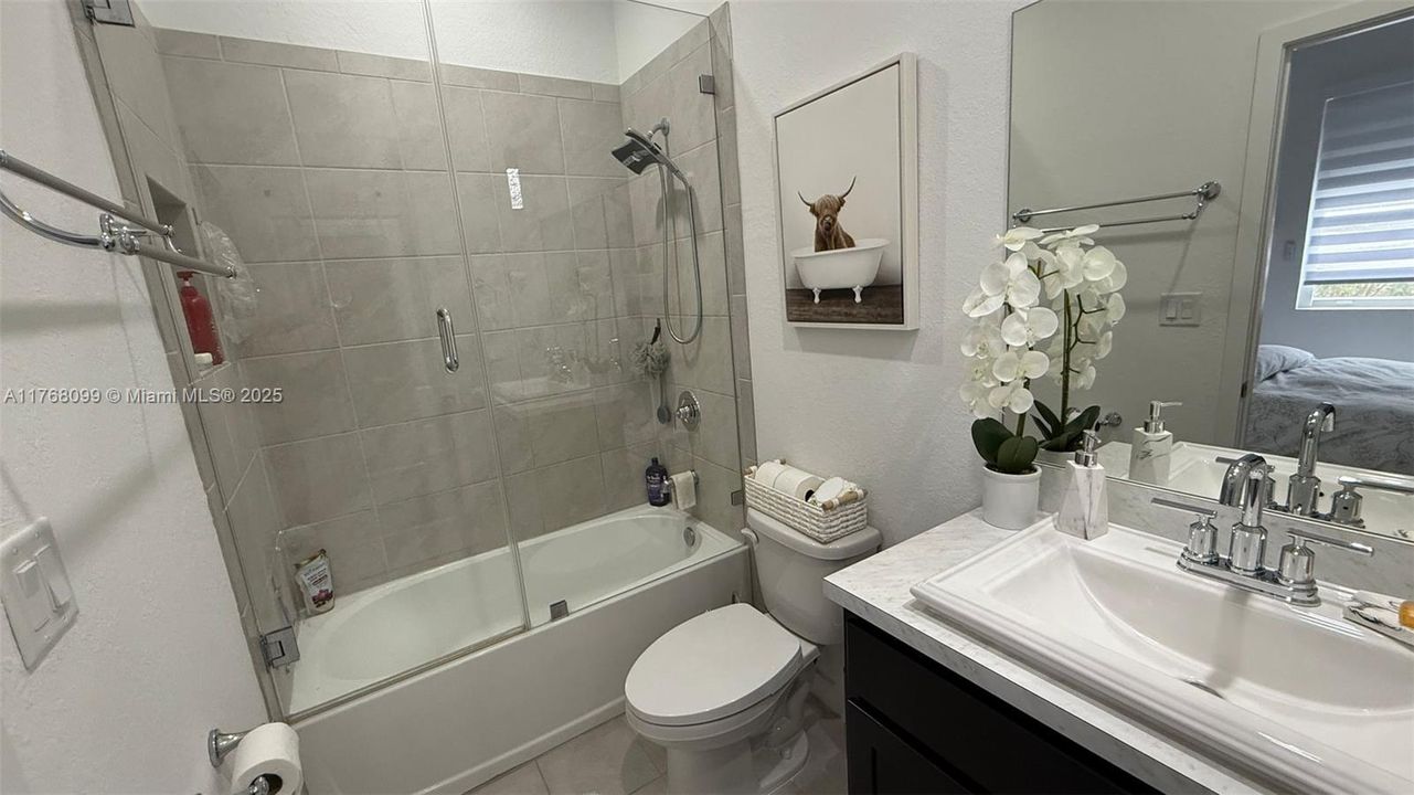 Recientemente alquilado: $2,350 (2 camas, 2 baños, 1208 Pies cuadrados)