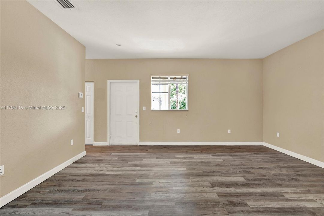 Recently Sold: $225,000 (2 beds, 2 baths, 1048 Square Feet)