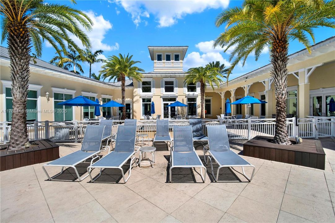 Recently Sold: $225,000 (2 beds, 2 baths, 1048 Square Feet)