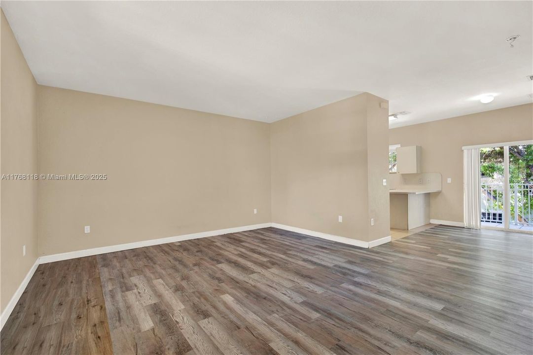 Recently Sold: $225,000 (2 beds, 2 baths, 1048 Square Feet)