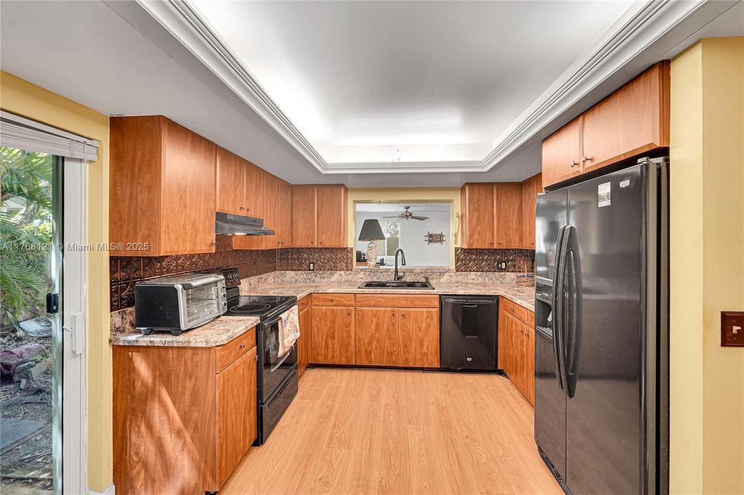 Recently Sold: $625,000 (3 beds, 2 baths, 1791 Square Feet)