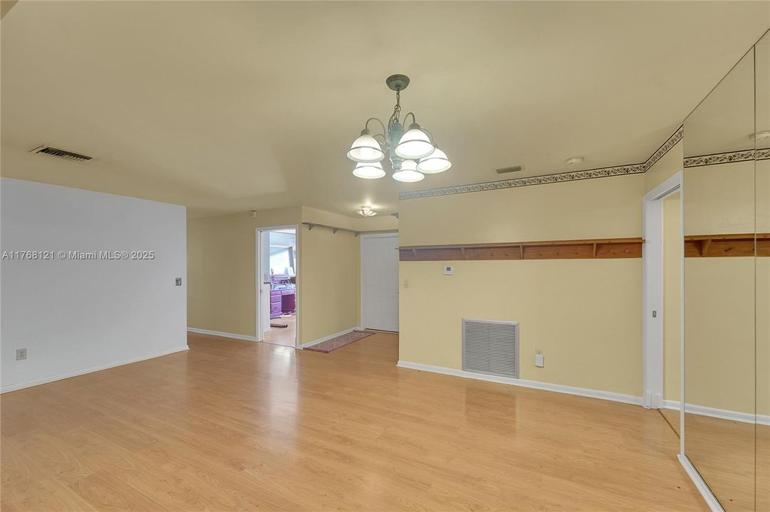 Recently Sold: $625,000 (3 beds, 2 baths, 1791 Square Feet)