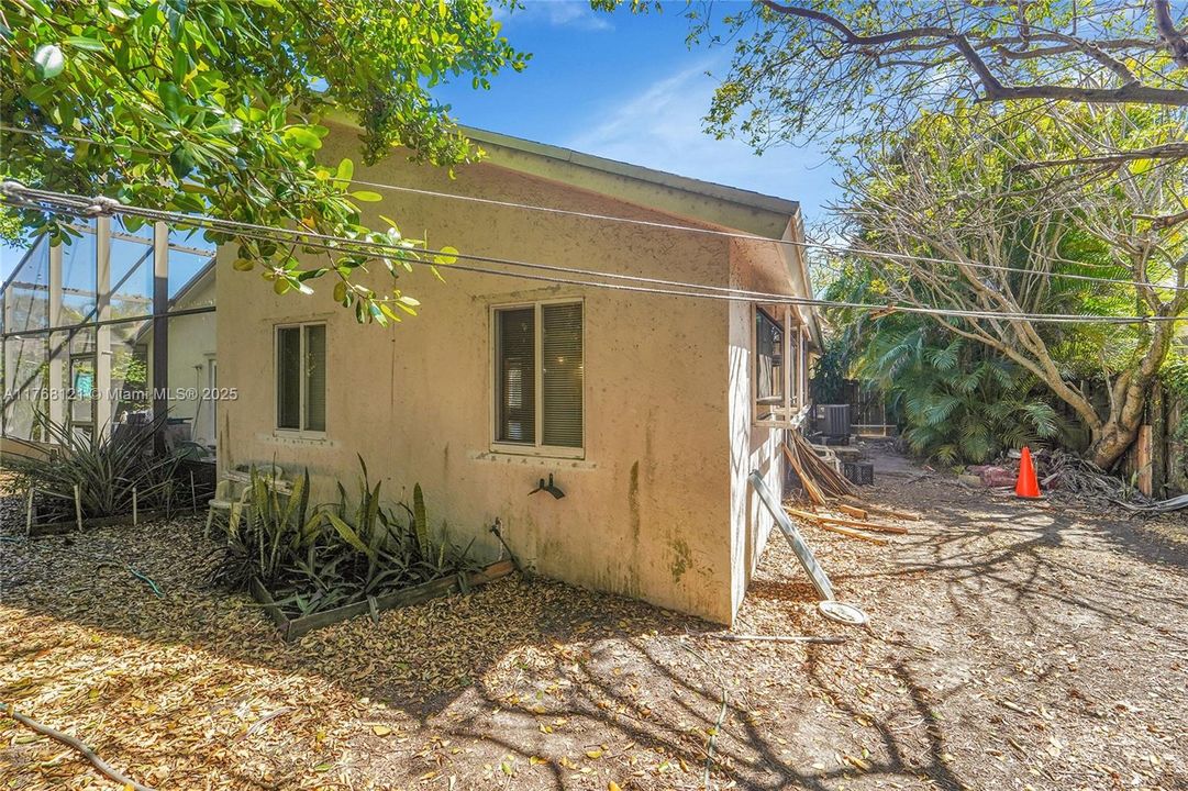 Recently Sold: $625,000 (3 beds, 2 baths, 1791 Square Feet)