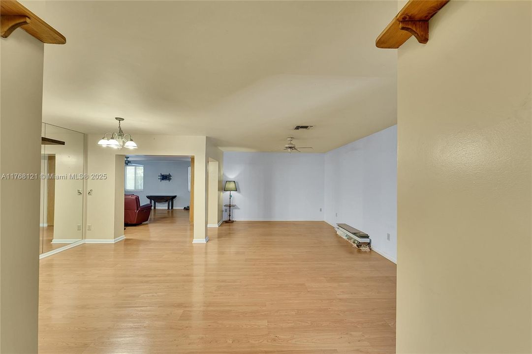 Recently Sold: $625,000 (3 beds, 2 baths, 1791 Square Feet)