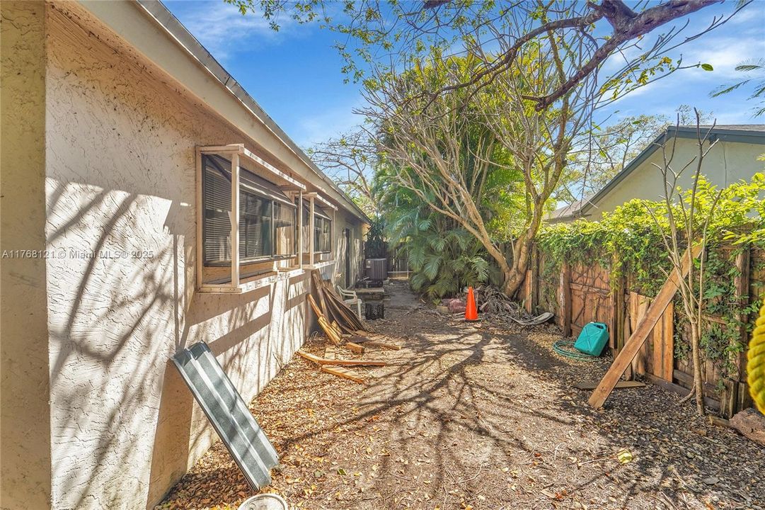 Recently Sold: $625,000 (3 beds, 2 baths, 1791 Square Feet)