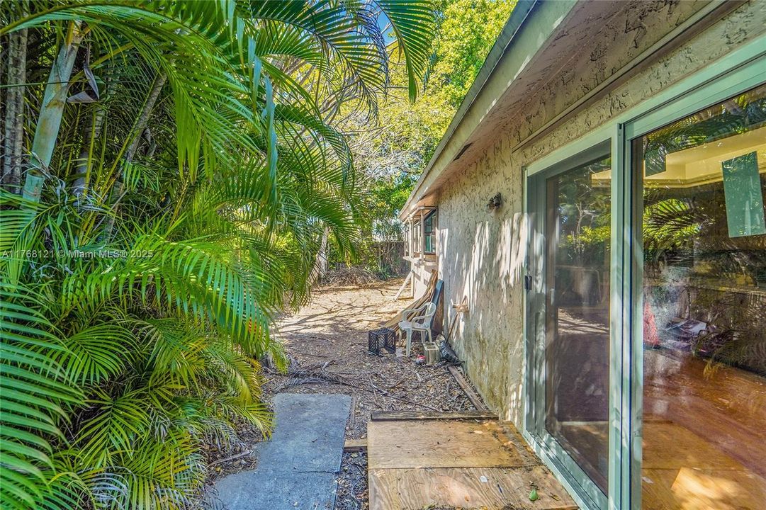 Recently Sold: $625,000 (3 beds, 2 baths, 1791 Square Feet)