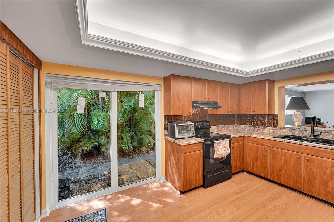 Recently Sold: $625,000 (3 beds, 2 baths, 1791 Square Feet)