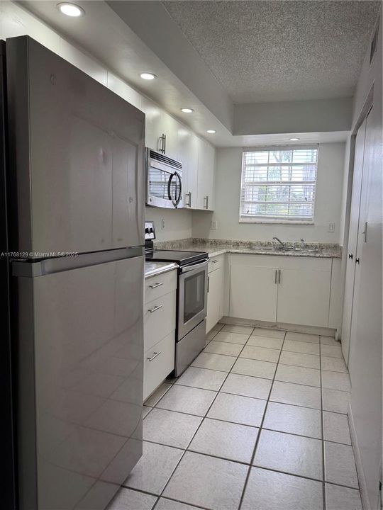 Vendido Recientemente: $174,000 (2 camas, 2 baños, 930 Pies cuadrados)