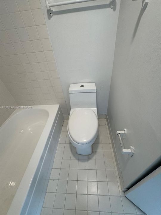 Vendido Recientemente: $174,000 (2 camas, 2 baños, 930 Pies cuadrados)