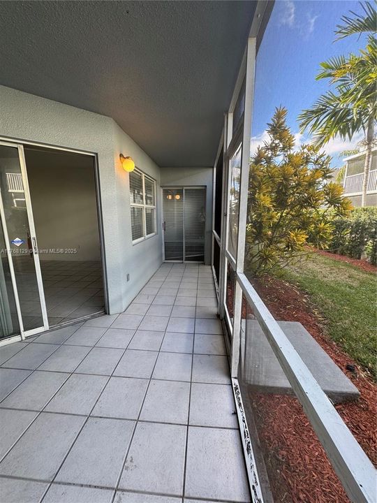 Vendido Recientemente: $174,000 (2 camas, 2 baños, 930 Pies cuadrados)