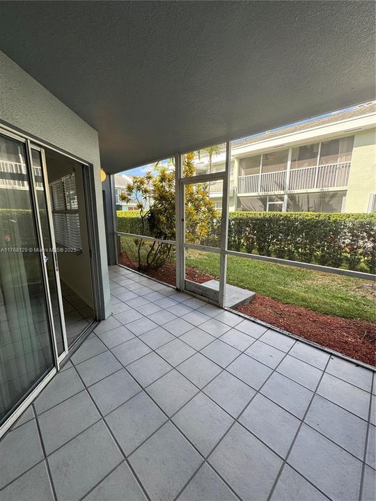 Vendido Recientemente: $174,000 (2 camas, 2 baños, 930 Pies cuadrados)