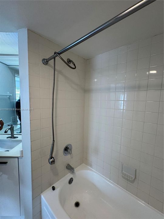 Vendido Recientemente: $174,000 (2 camas, 2 baños, 930 Pies cuadrados)