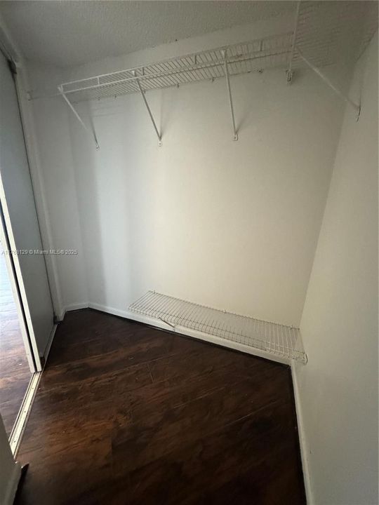 Vendido Recientemente: $174,000 (2 camas, 2 baños, 930 Pies cuadrados)