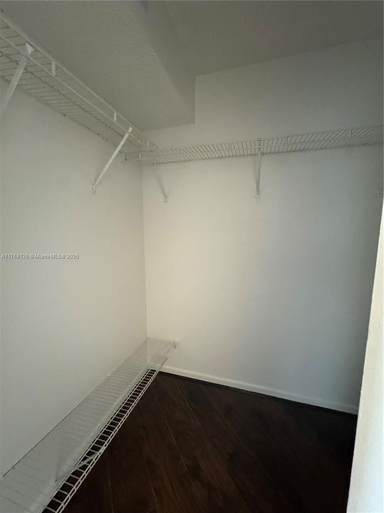 Vendido Recientemente: $174,000 (2 camas, 2 baños, 930 Pies cuadrados)