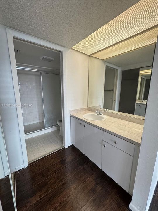 Vendido Recientemente: $174,000 (2 camas, 2 baños, 930 Pies cuadrados)