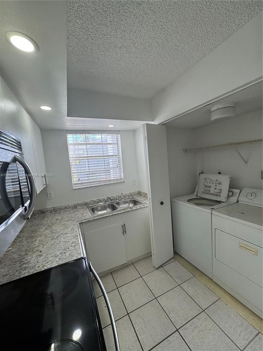 Vendido Recientemente: $174,000 (2 camas, 2 baños, 930 Pies cuadrados)