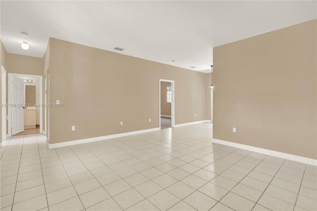 Recently Sold: $225,000 (2 beds, 2 baths, 1048 Square Feet)