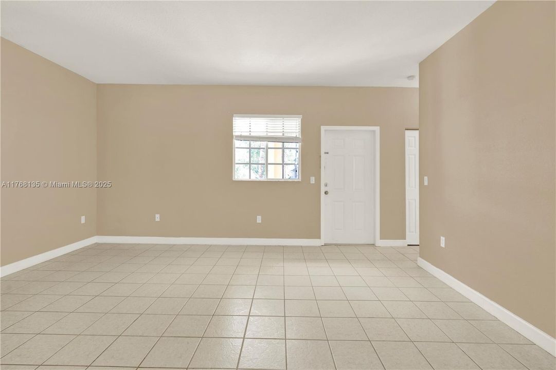 Recently Sold: $225,000 (2 beds, 2 baths, 1048 Square Feet)