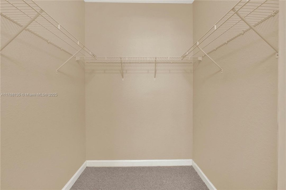 Recently Sold: $225,000 (2 beds, 2 baths, 1048 Square Feet)