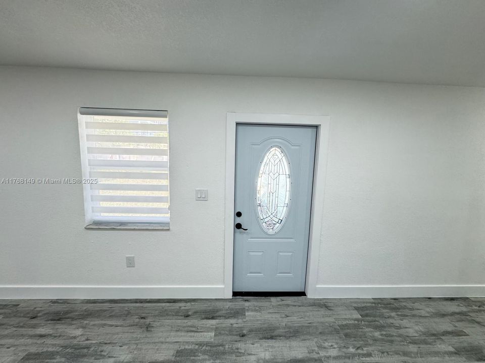 Recently Sold: $885,000 (3 beds, 2 baths, 1292 Square Feet)