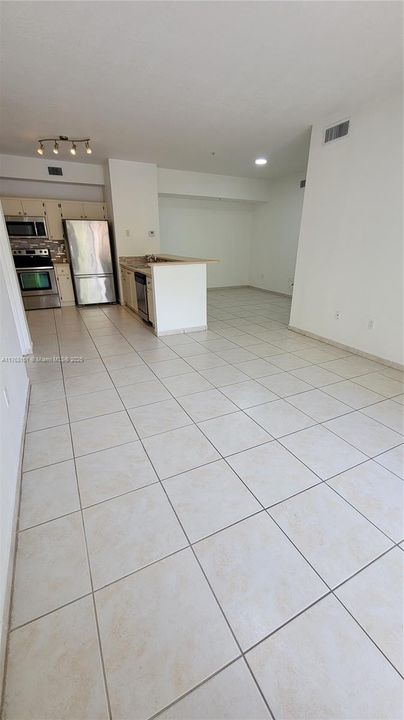 Недавно арендовано: $2,500 (2 спален, 2 ванн, 969 Квадратных фут)