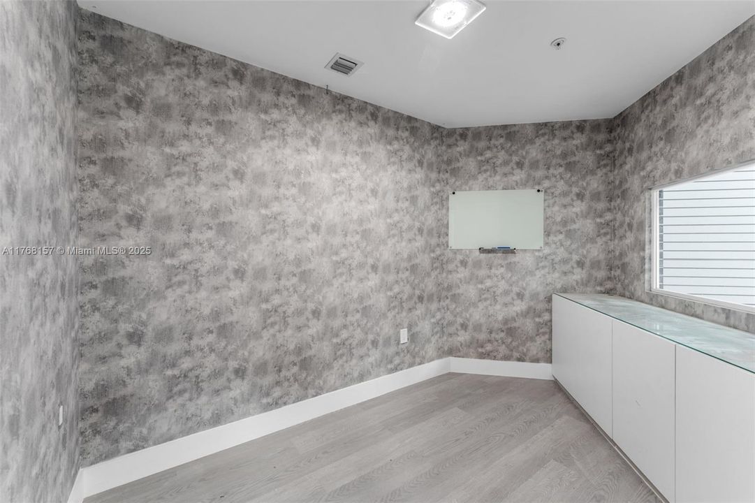 Recently Rented: $6,999 (0 beds, 0 baths, 0 Square Feet)