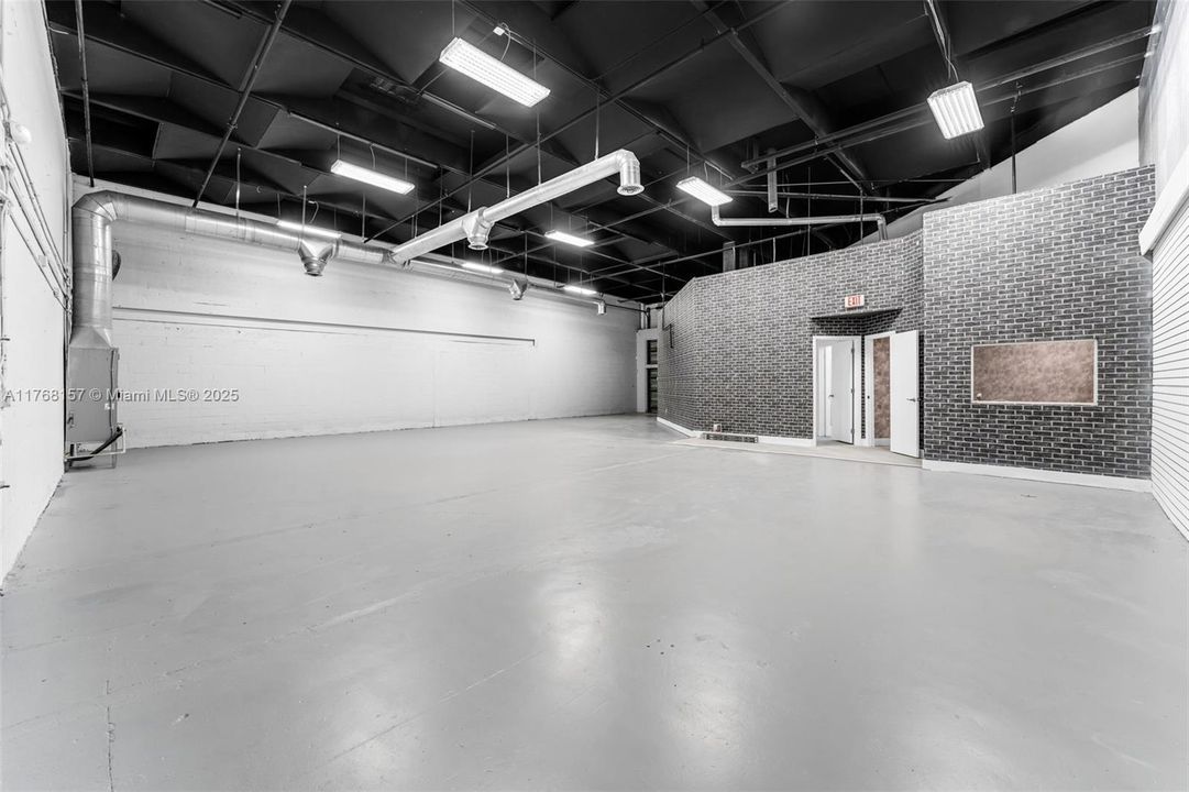 Recently Rented: $6,999 (0 beds, 0 baths, 0 Square Feet)