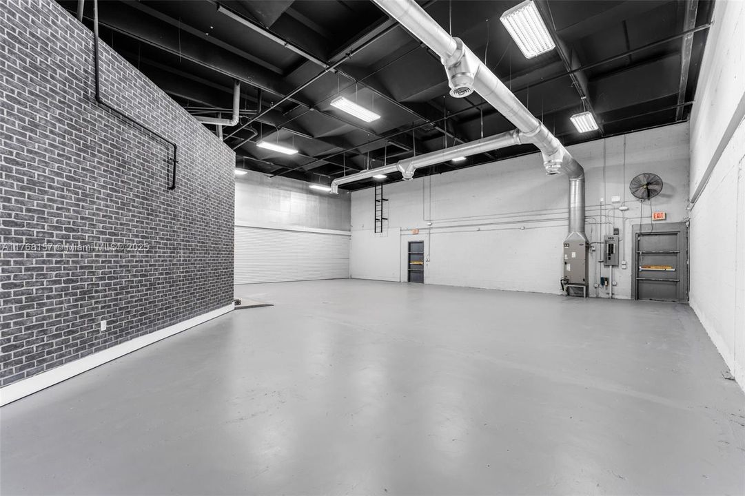 Recently Rented: $6,999 (0 beds, 0 baths, 0 Square Feet)