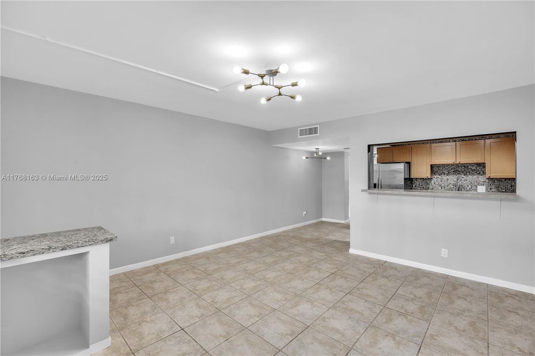 Vendido Recientemente: $179,000 (1 camas, 1 baños, 685 Pies cuadrados)