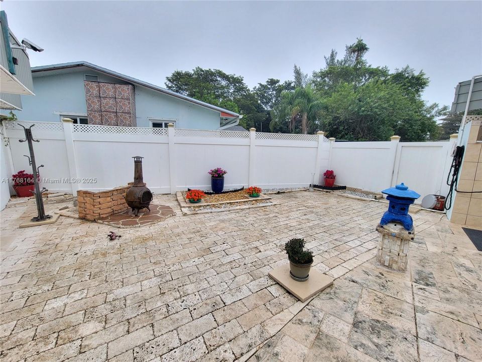 Vendido Recientemente: $498,900 (3 camas, 2 baños, 1895 Pies cuadrados)