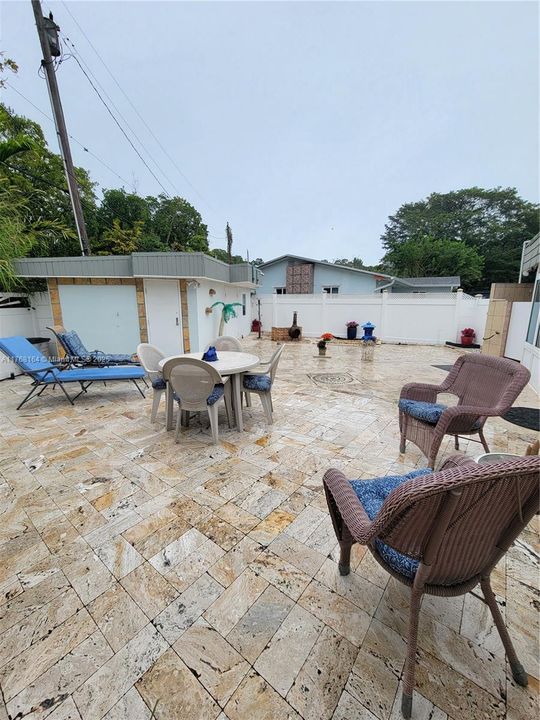 Vendido Recientemente: $498,900 (3 camas, 2 baños, 1895 Pies cuadrados)