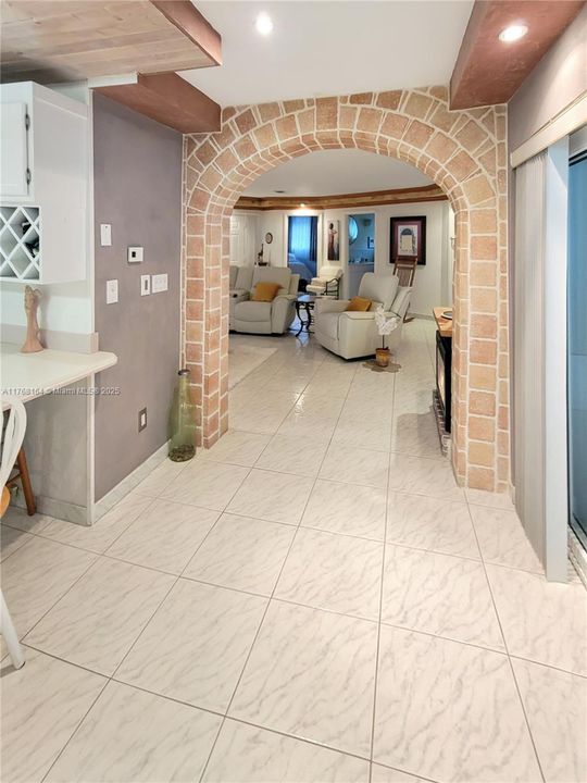 Vendido Recientemente: $498,900 (3 camas, 2 baños, 1895 Pies cuadrados)