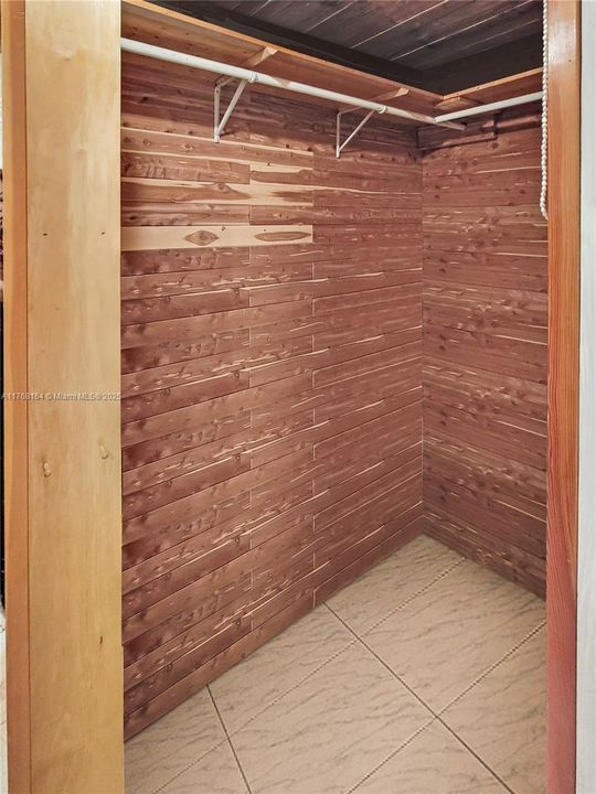 Vendido Recientemente: $498,900 (3 camas, 2 baños, 1895 Pies cuadrados)