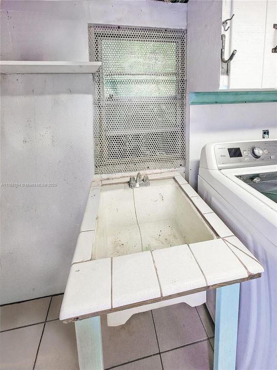 Vendido Recientemente: $498,900 (3 camas, 2 baños, 1895 Pies cuadrados)