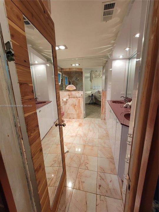 Vendido Recientemente: $498,900 (3 camas, 2 baños, 1895 Pies cuadrados)