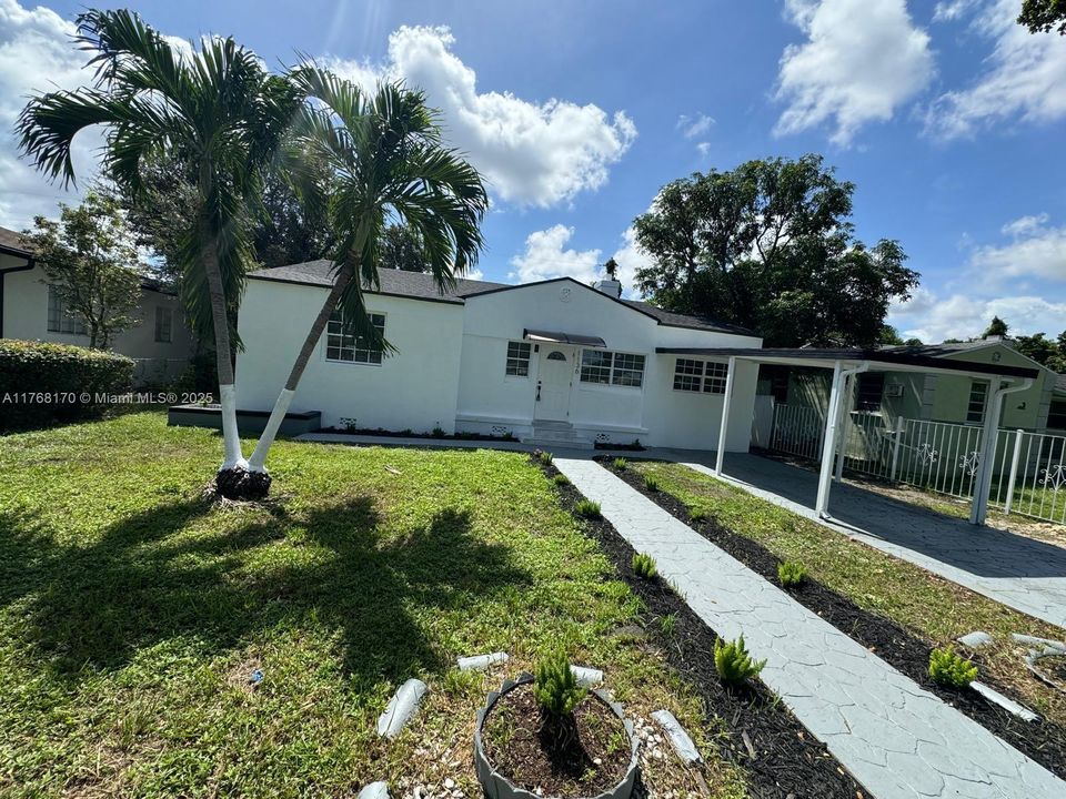 Recently Sold: $619,000 (4 beds, 2 baths, 1562 Square Feet)