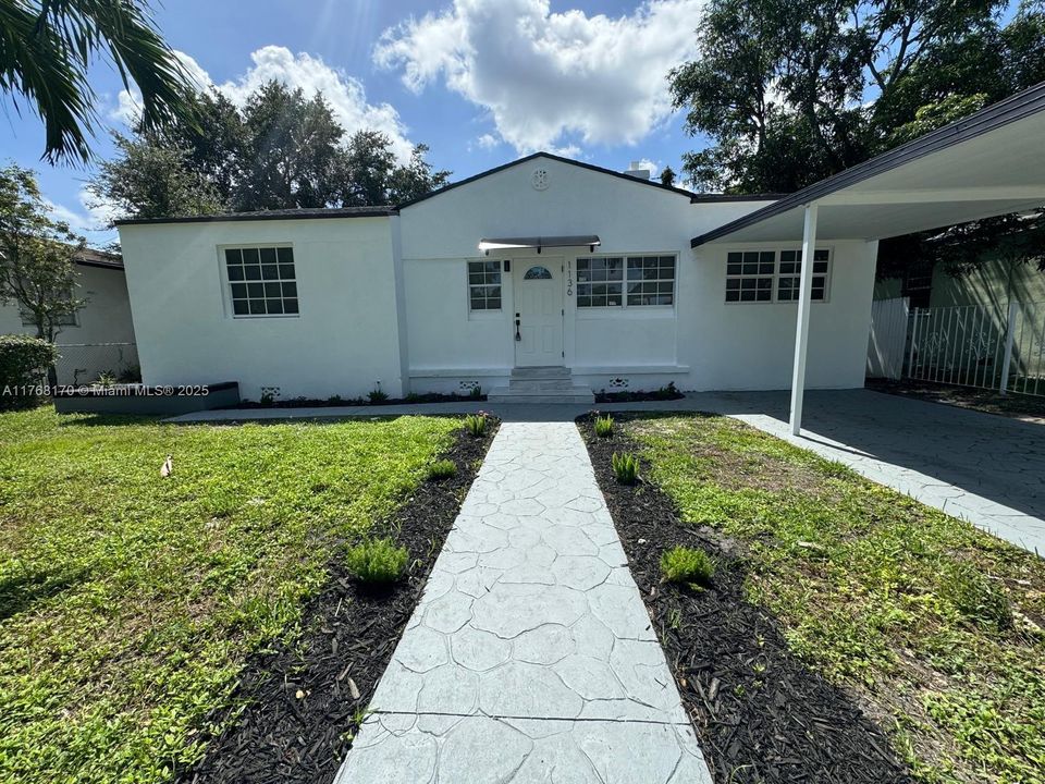 Recently Sold: $619,000 (4 beds, 2 baths, 1562 Square Feet)