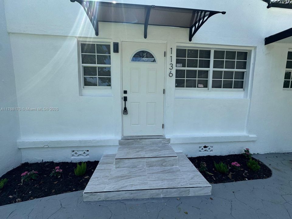 Recently Sold: $619,000 (4 beds, 2 baths, 1562 Square Feet)