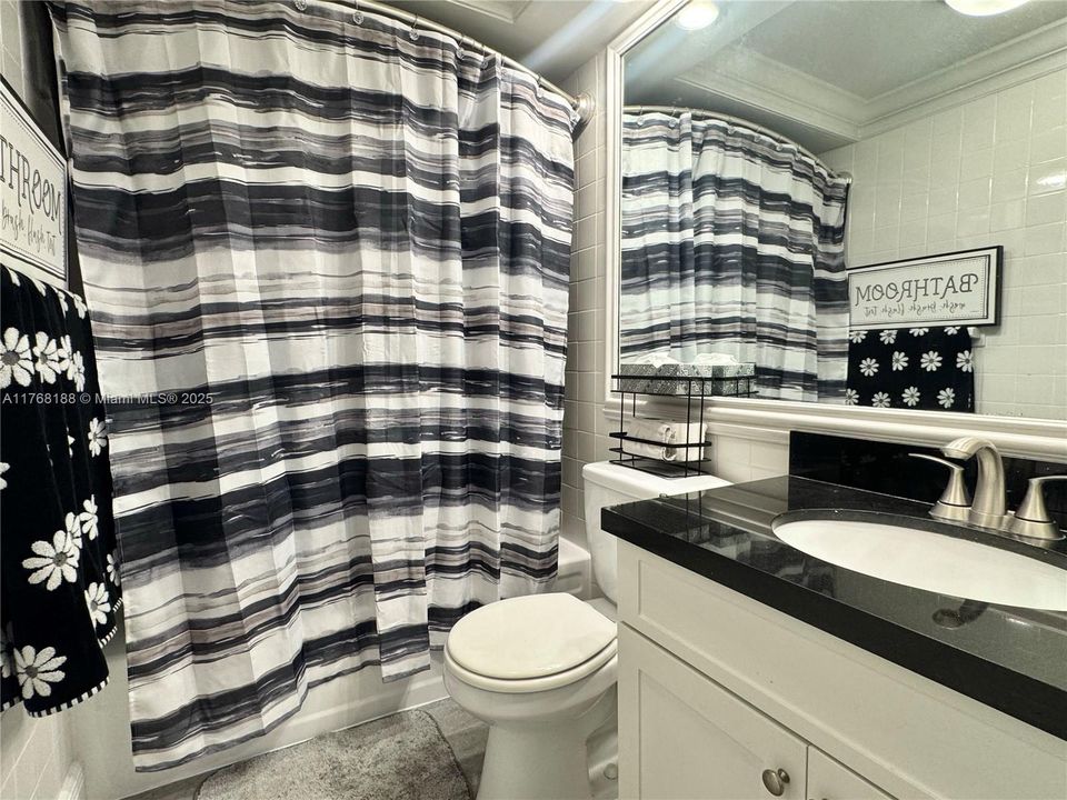 Recently Rented: $1,995 (1 beds, 1 baths, 647 Square Feet)