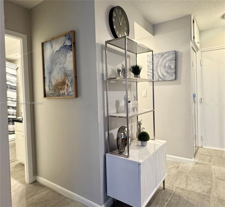 Recently Rented: $1,995 (1 beds, 1 baths, 647 Square Feet)