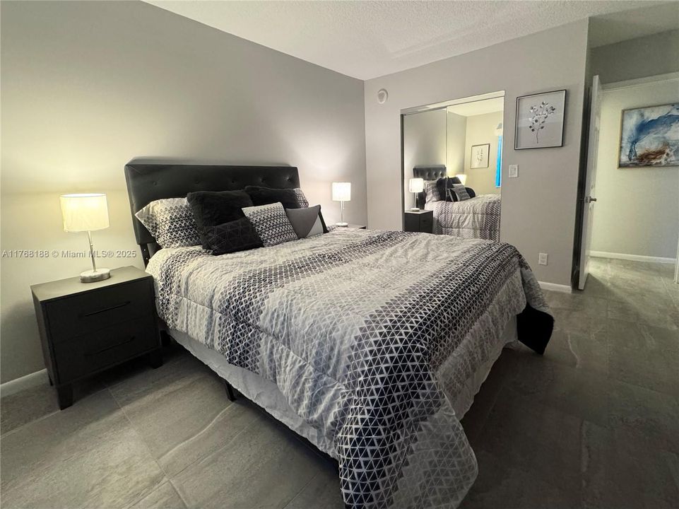 Recently Rented: $1,995 (1 beds, 1 baths, 647 Square Feet)